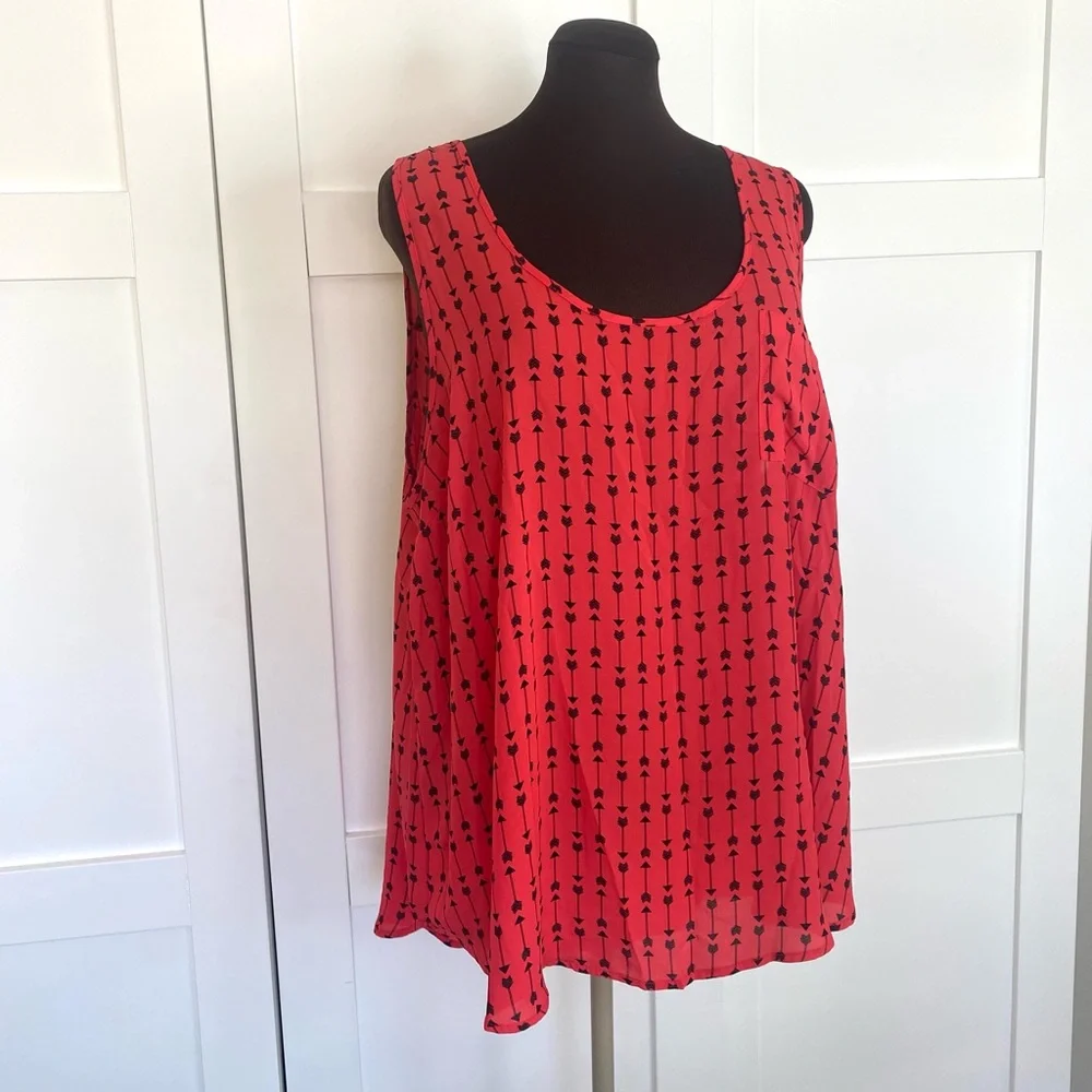 TORRID Sleeveless Cami Shell Tank Red Arrow Pattern Plus Size - Picture 5 of 8